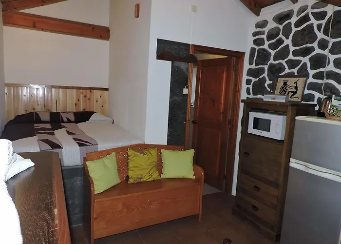 Housesinpico * Prainha (Sao Roque do Pico)